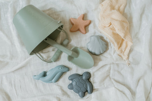 Seafoam Beach Bucket with Ocean Characters