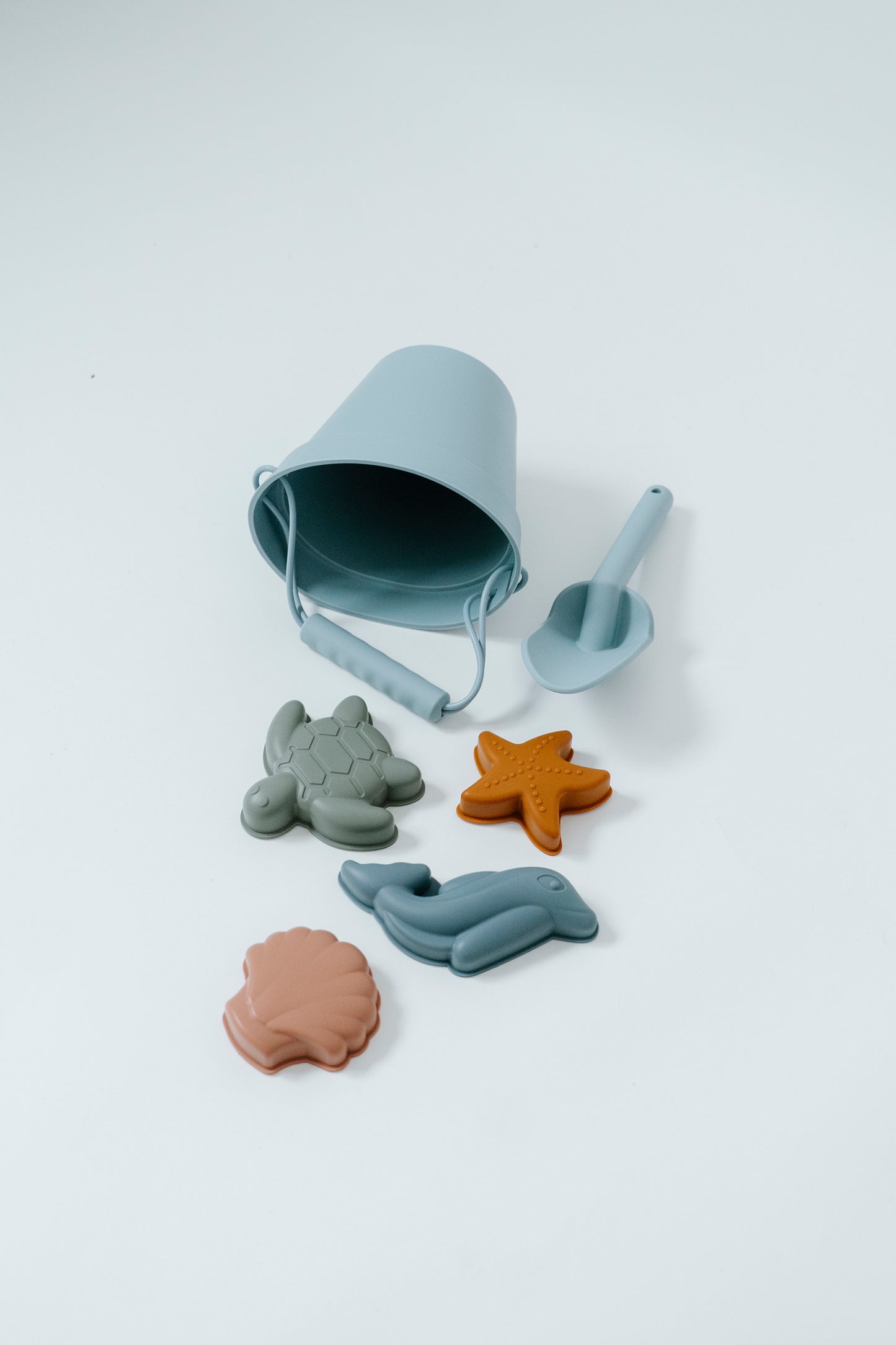 Storm Beach Bucket with Ocean Creatures