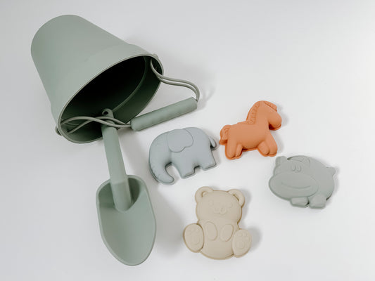 Seafoam Beach Bucket with Animal Characters